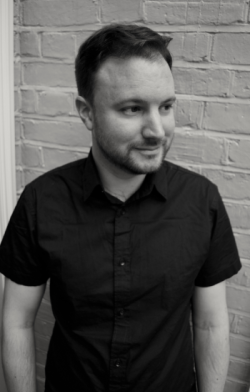 Likovi sami pišu priče Aleks Pavezi